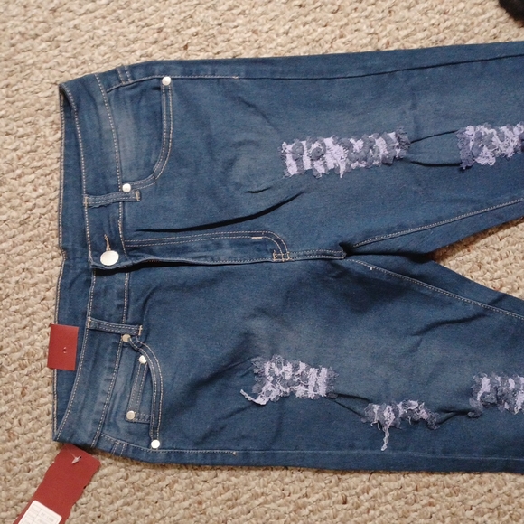 New! with tags Ling collection capris size 15/16 - Picture 2 of 7